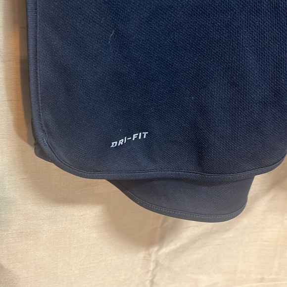 Nike - Picture 3 of 6